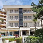 Niagara Hotel 3*